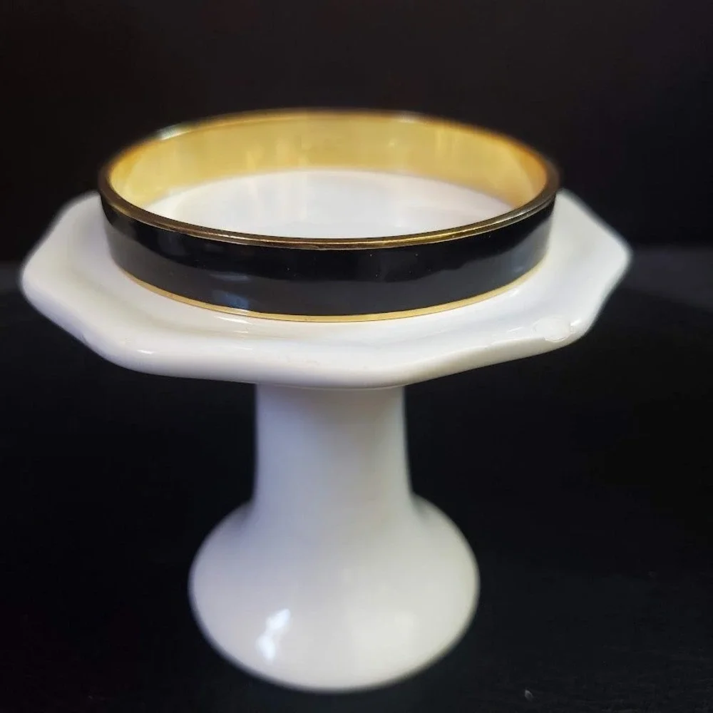 Kate Spade An Ace Up Your Sleeve Bangle Bracelet Black Enamel over Gold Plate - Picture 8 of 8